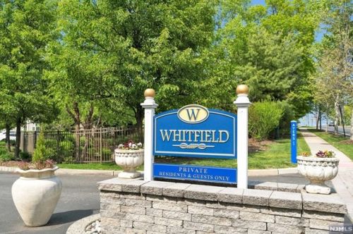 14 Ayers Ct, Metuchen, NJ 08840-1172