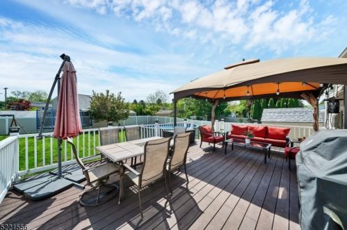 20 Lawrence Dr, Hackettstown NJ  07840-2510 exterior