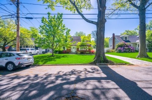 215 Russell Ave, Rahway, NJ 07065-1521