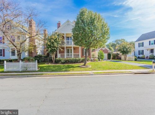 6601 Forsythia St, Springfield VA  22150-1102 exterior