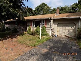 18 Fernwood Dr, Vernon, CT 06066-3907