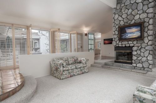 627 Valley View Dr, Redlands, CA 92373-7357