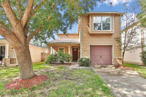 3222 Dartmouth Field Ln, Fresno, TX 77545-7005