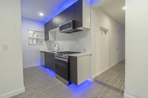 2735 Grafton Ave, Dallas TX  75211-5711 exterior