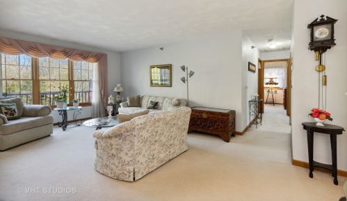 1687 Beach Rd, Waukegan, IL 60087-1553