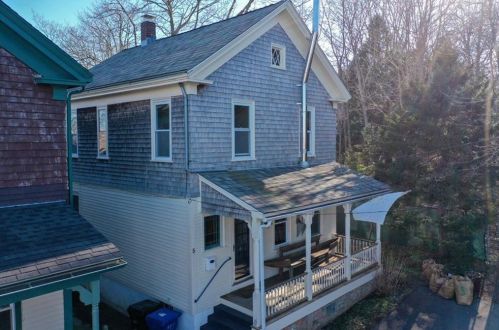 5 Conrad Ct, Middletown, RI 02840-3837