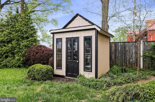 328 Mildred St, Charles Town WV  25414-1834 exterior