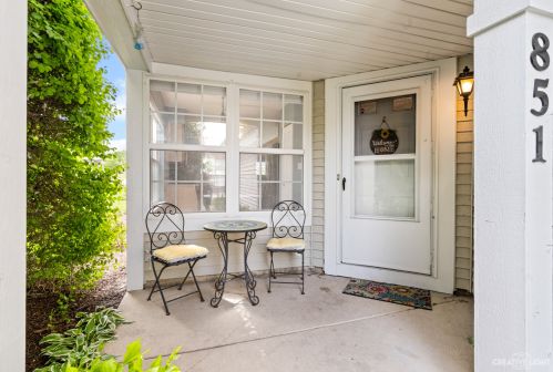 851 Pembrook Ct, Carol Stream IL  60188-3076 exterior