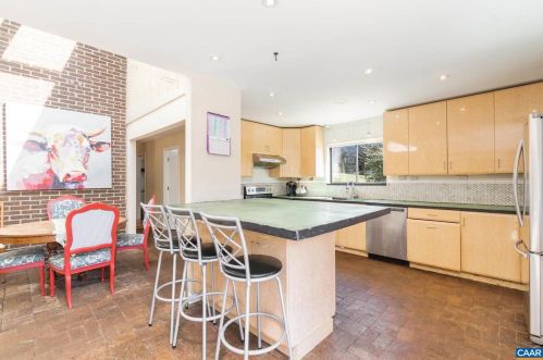 2570 Andrew Ln, Charlottesville, VA 22901-9519