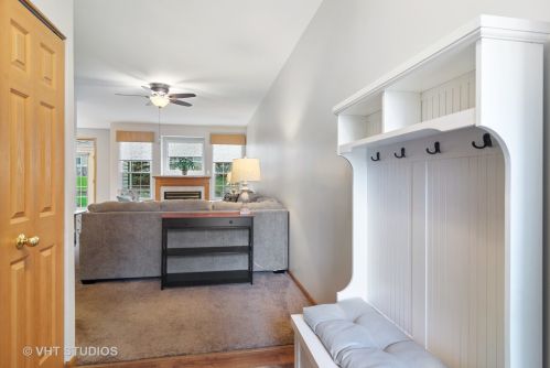 204 Madison Dr, Streamwood, IL 60107-2355