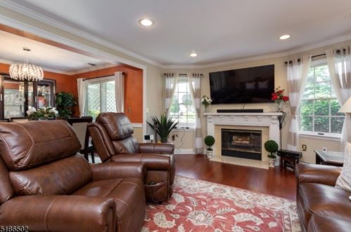 1 Quartz Ln, Paterson NJ  07501-3300 exterior