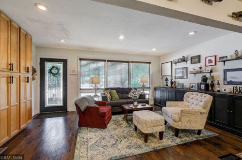 11625 9th Ave, Minneapolis, MN 55433-2558