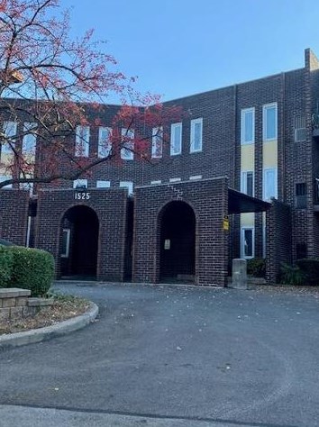 1525 Sander Ct, Wheeling, IL 60090-5961