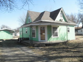214 Summit St, Tonkawa, OK 74653-3042
