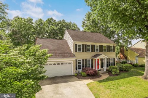 6845 Silver Ann Dr, Lorton, VA 22079-1311