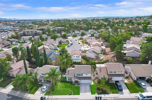 1527 Prestwick Dr, Riverside CA  92507-8448 exterior