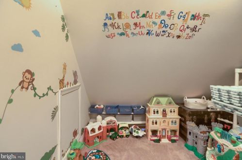 101 Shatto Dr, Carlisle PA  17013-2120 exterior