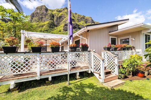 51-001 Lau Pl, Kaaawa, HI 96730-9817
