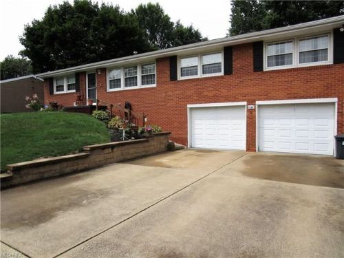 7787 Tahiti St, Massillon OH  44646-2352 exterior