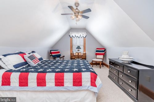 5 Linden Dr, Carlisle PA 17015-6906 exterior