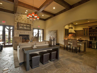 811 Slaughter Ln, Austin TX  78748-6590 exterior