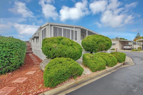 137 Vinewood Ln, Morgan Hill, CA 95037-6113