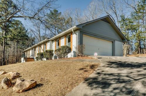 1150 Mitchell Crossing Dr, Atlanta GA  30331-7366 exterior