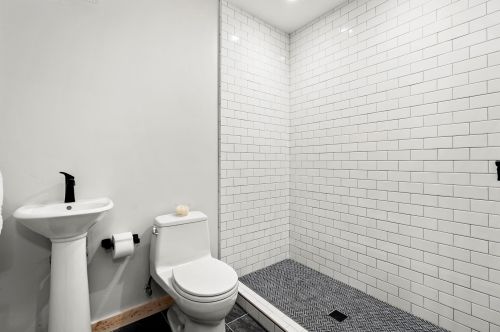 14144 Shore Dr, Truckee CA  96161-3412 exterior