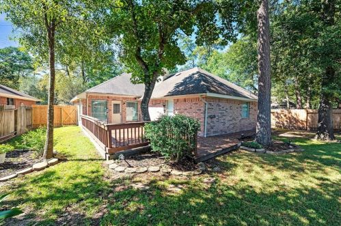 135 Russet Grove Cir, Conroe TX  77384-3827 exterior