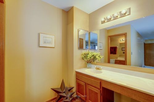 785 Burning Trl, Carol Stream IL  60188-9187 exterior