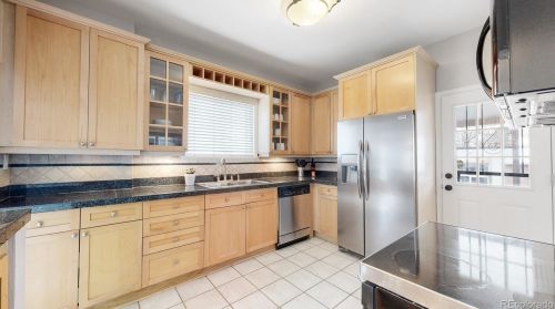 993 Emerson St, Denver CO  80218-2715 exterior