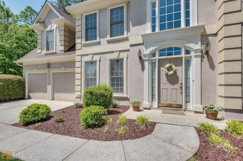 765 Yosemite Dr, Suwanee GA  30024-4004 exterior