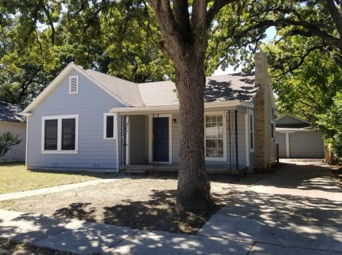 1025 Cleckler Ave, Fort Worth, TX 76111-4310