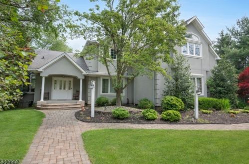 11 Farmstead Rd, Parsippany, NJ 07834-2941