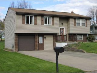 110 Amherst Dr, Butler, PA 16001-1726