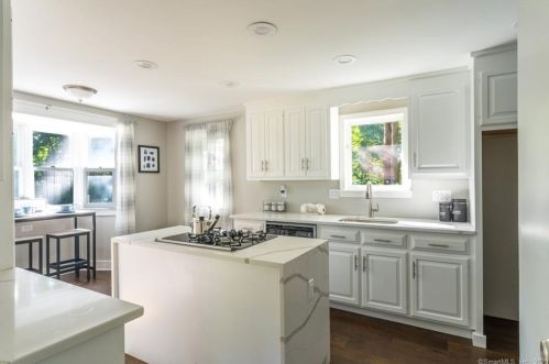 50 Washington St, Glastonbury, CT 06033-2227