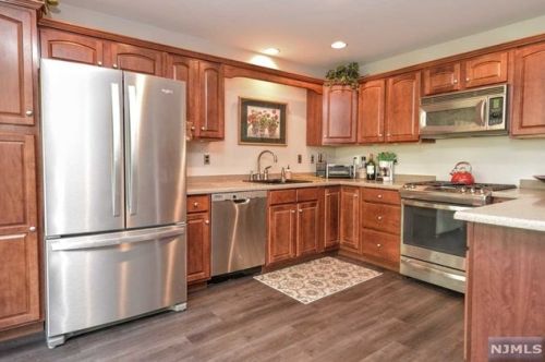 59 Magnolia Way, Paterson NJ  07508-3114 exterior