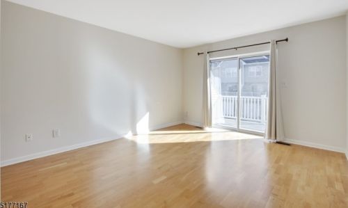 11 Cottage Ct, Berkeley Heights, NJ 07922-1531
