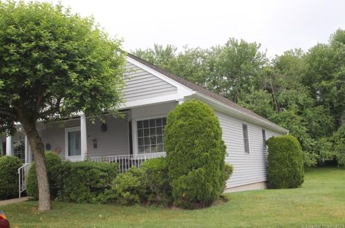 24 Highland Dr, Upper Stepney, CT 06468-1441