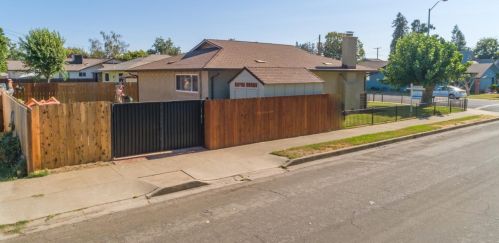 512 Lincoln Ave, Lodi, CA 95240-1025