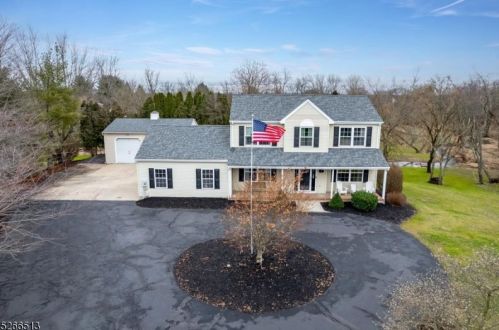 3 Bernard Ct, Flemington, NJ 08822-6905
