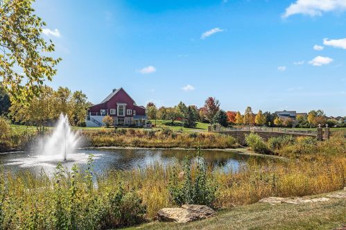 2332 Fieldstone Curv, Saint Paul MN  55129-6218 exterior