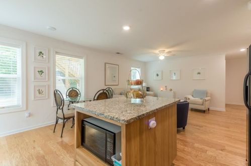 1648 Beacon Hill Blvd, Atlanta GA  30329-2556 exterior