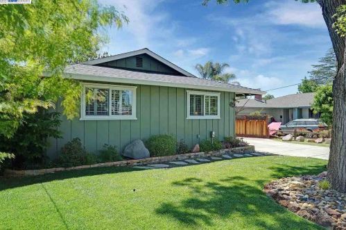4121 Stanford Way, Livermore, CA 94550-3405