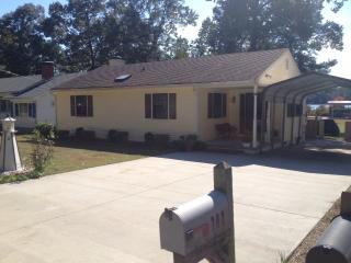742 Shore Dr, Hartfield, VA 23071-2045
