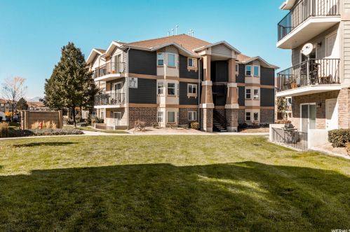 8242 Corinth Rd, Sandy, UT 84070-2082