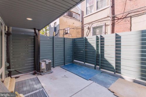 1709 Bainbridge St, Philadelphia PA  19146-1918 exterior