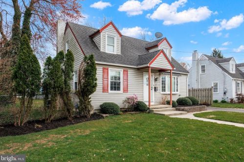 27 Grant Ave, Somerdale, NJ 08083-1119