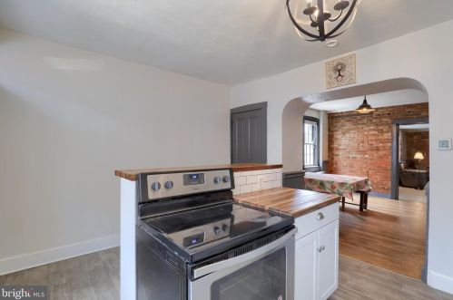 212 Howard Ave, Lancaster PA  17602-4208 exterior