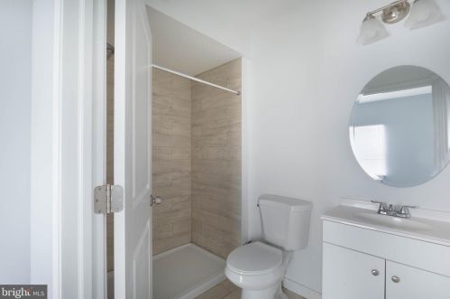 2024 8th St, Philadelphia PA  19122-1304 exterior